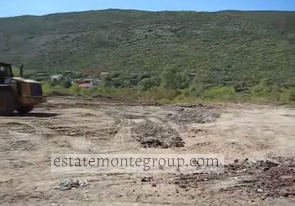 Urbanizovan-plac-u-naselju-Lastva-Grbaljska-Budva-2 Plac 14.454 m² – Lastva Grbaljska, Budva — fotografija 3