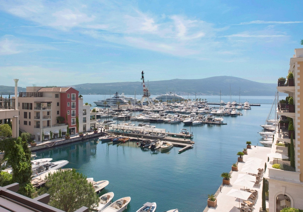Trosoban-stan-sa-bazenom-u-Porto-Montenegru-Tivat-14 Trosoban stan 361 m² – Gorica, Tivat — fotografija 15