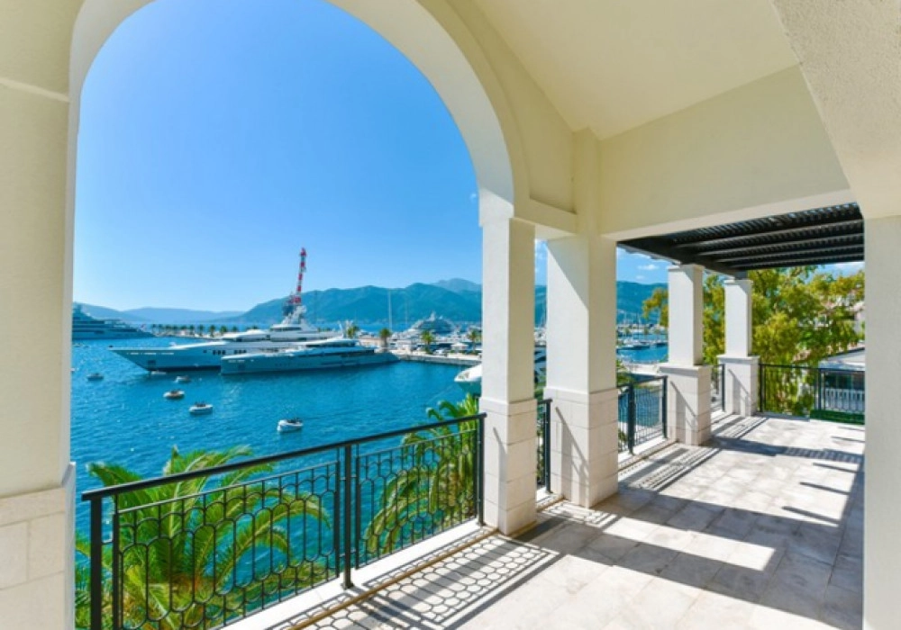 Trosoban-stan-u-Porto-Montenegru-Seljanovo-Tivat Trosoban stan u Porto Montenegru