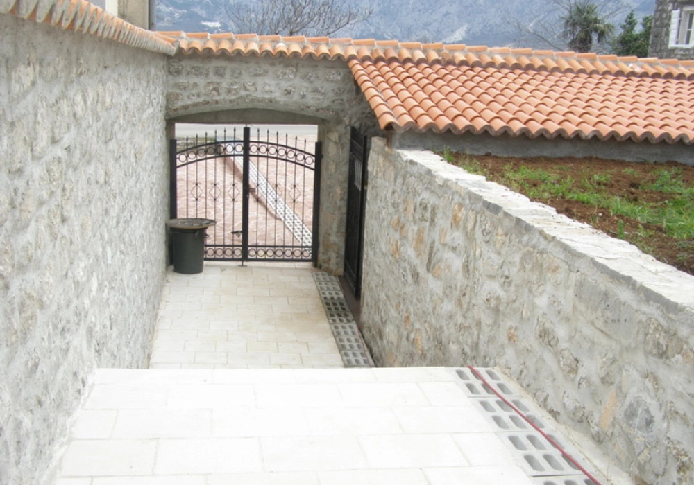 Kuca-uz-more-u-Stolivu-Kotor Nova kuća uz more u Stolivu