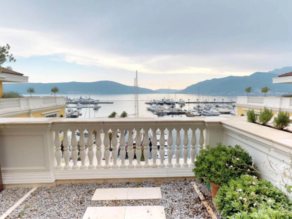 Dvosoban stan 208 m² – Gorica, Tivat — fotografija 2