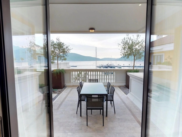 Dvosoban stan 208 m² – Gorica, Tivat — fotografija 4