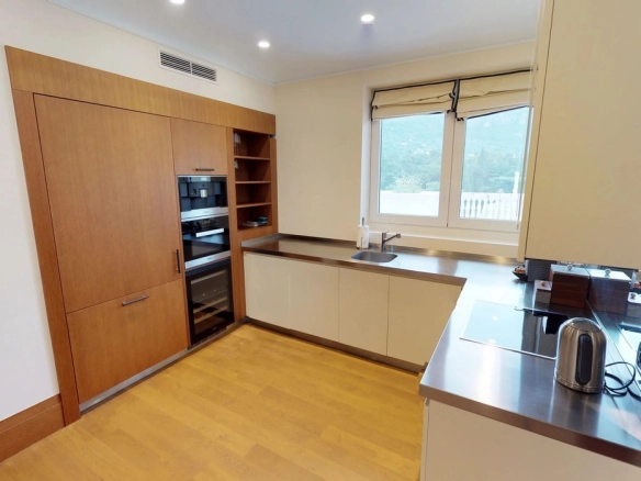 Dvosoban stan 208 m² – Gorica, Tivat — fotografija 12