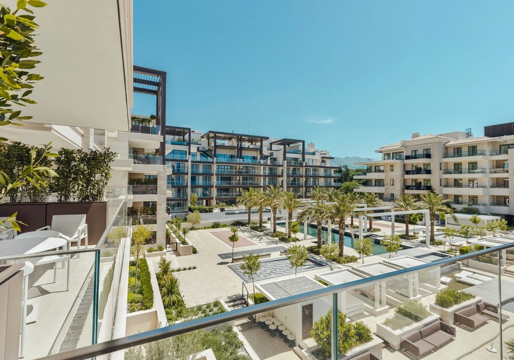 Trosoban-stan-sa-terasom-i-bazenom-Gorica-Tivat-4 Trosoban stan 220 m² – Gorica, Tivat — fotografija 5