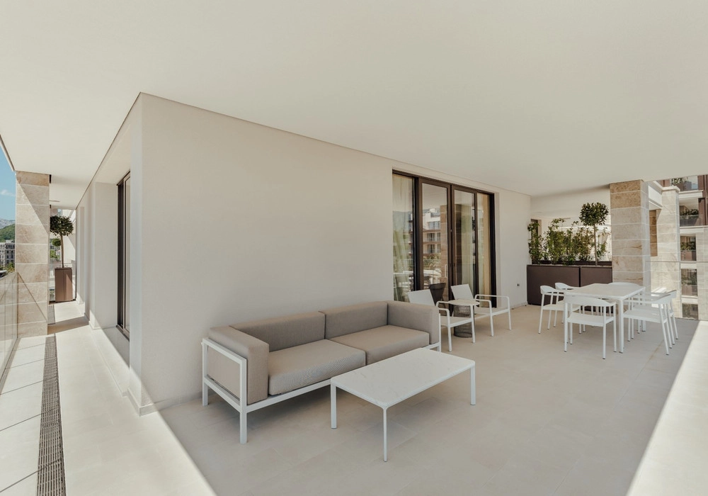 Trosoban-stan-sa-terasom-i-bazenom-Gorica-Tivat-5 Trosoban stan 220 m² – Gorica, Tivat — fotografija 6