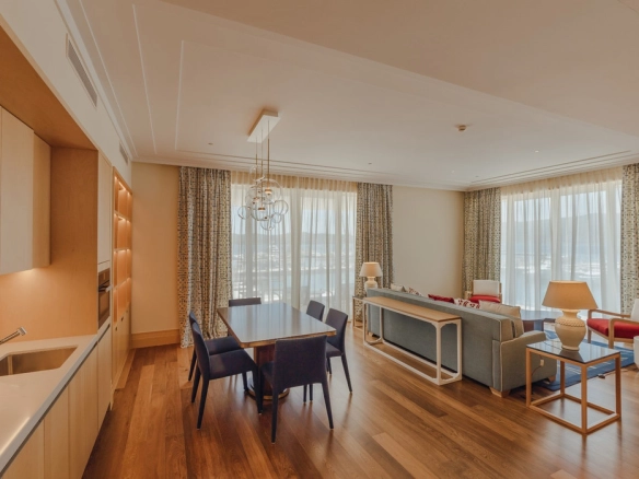 Trosoban stan 220 m² – Gorica, Tivat — fotografija 9