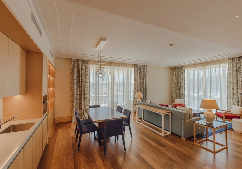 Trosoban-stan-sa-terasom-i-bazenom-Gorica-Tivat-8 Trosoban stan 220 m² – Gorica, Tivat — fotografija 9
