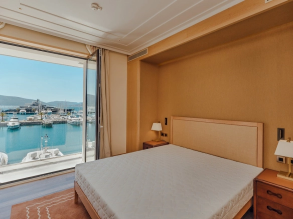 Trosoban stan 220 m² – Gorica, Tivat — fotografija 15