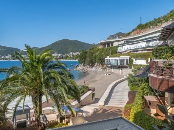Četvorosoban stan 288 m² – Boreti, Budva — fotografija 12