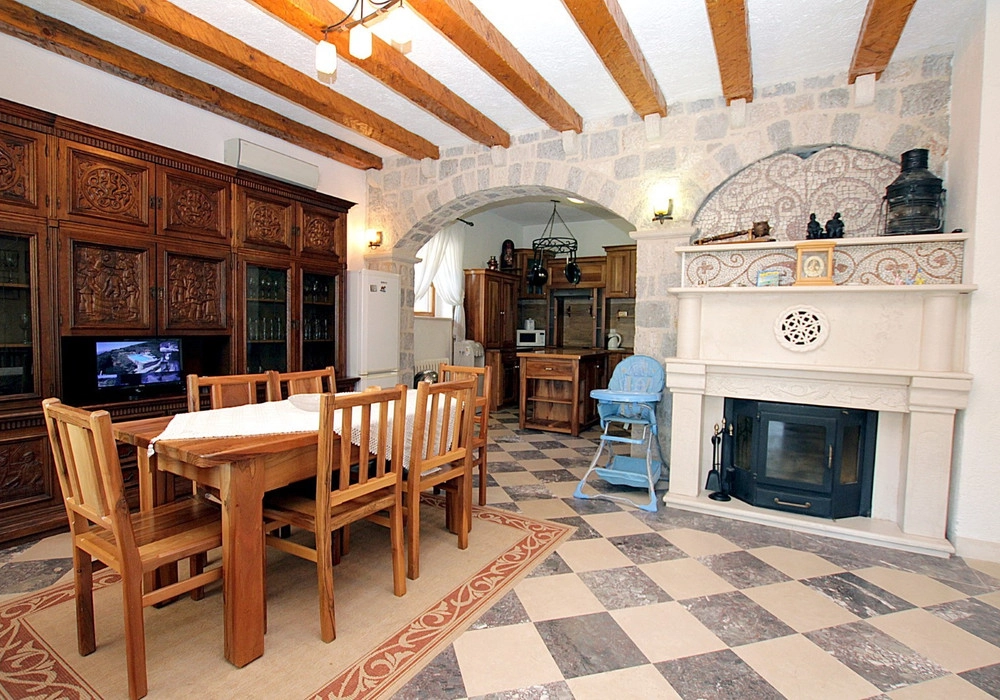 Kamena-kuca-sa-bazenom-u-Rezevicima-Budva-11 Kuća 480 m² – Reževići, Budva — fotografija 12