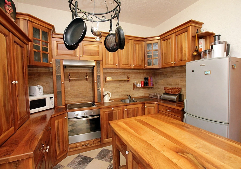 Kamena-kuca-sa-bazenom-u-Rezevicima-Budva-13 Kuća 480 m² – Reževići, Budva — fotografija 14