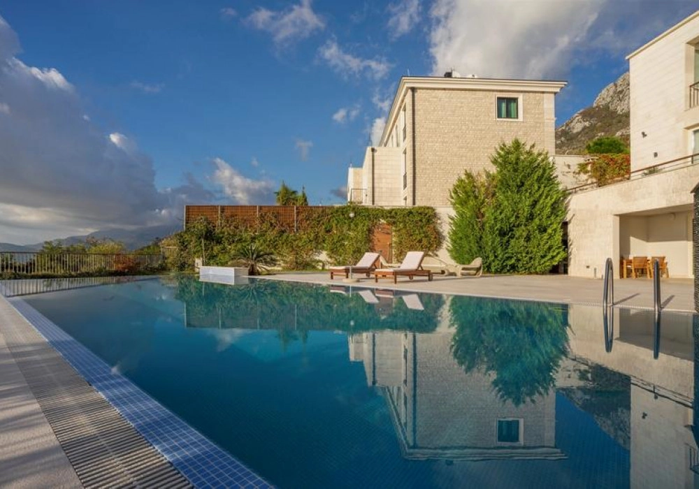 Kuca-uz-more-u-Dobroti-Kotor-3 Kuća 450 m² – Dobrota, Kotor — fotografija 4