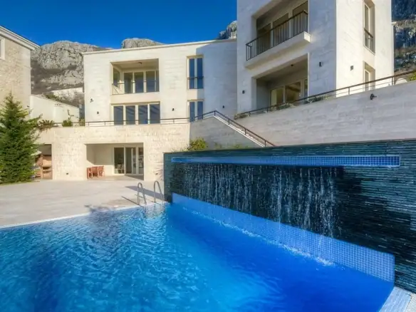 Kuća 600 m² – Blizikuće, Budva — fotografija 2
