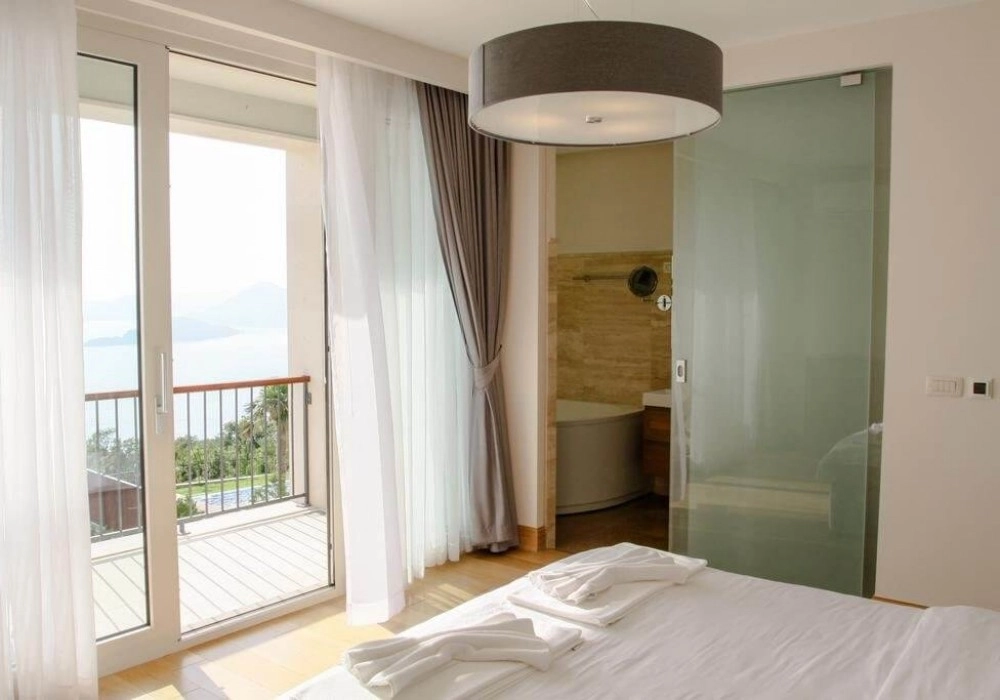 Kuca-sa-bazenom-i-pogledom-na-more-Blizikuce-Budva-8 Kuća 600 m² – Blizikuće, Budva — fotografija 9