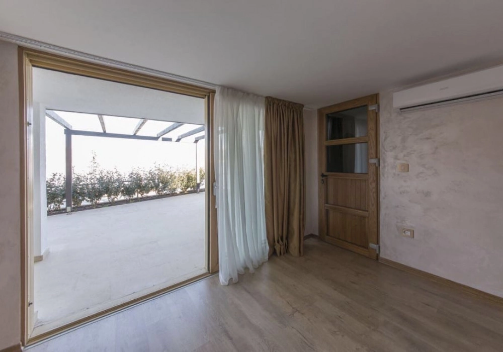 Nova-vila-sa-pontonom-u-Krasicima-Tivat-2 Kuća 300 m² – Krašići, Tivat — fotografija 3