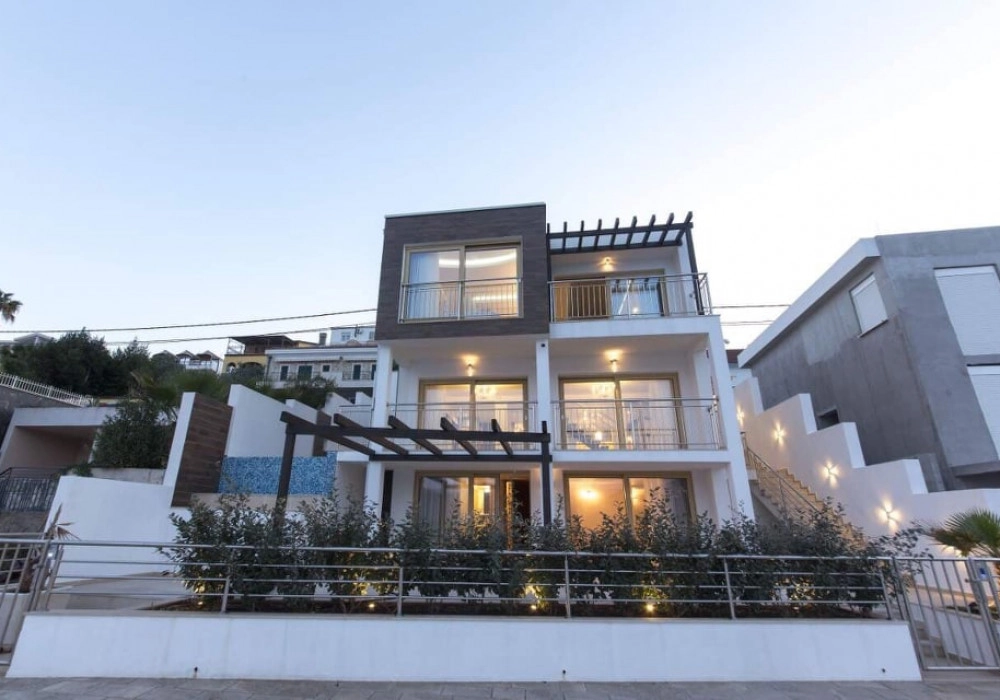 Nova-vila-sa-pontonom-u-Krasicima-Tivat-5 Kuća 300 m² – Krašići, Tivat — fotografija 6
