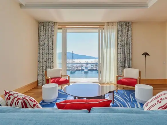 Trosoban stan 220 m² – Gorica, Tivat — fotografija 2