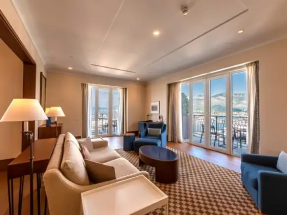 Trosoban stan 252 m² – Gorica, Tivat — fotografija 2
