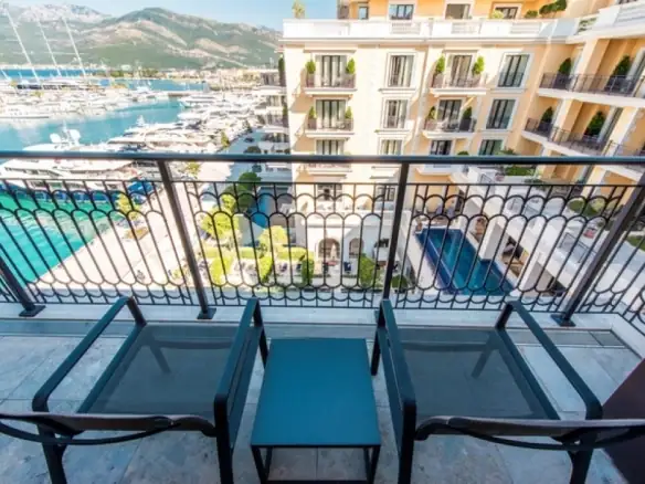 Trosoban stan 252 m² – Gorica, Tivat — fotografija 9