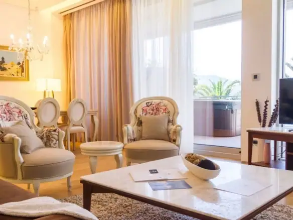 Trosoban stan 457 m² – Boreti, Budva — fotografija 3