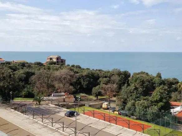 Hotel sa bazenom u Dobroj Vodi