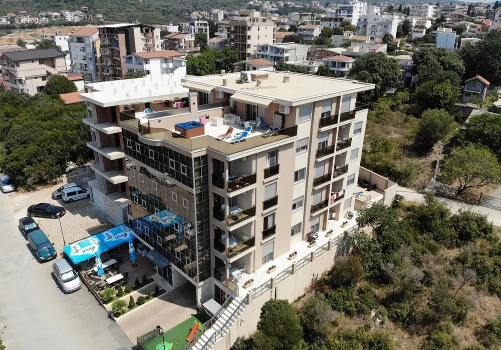 Hotel-sa-bazenom-u-Dobroj-Vodi-Bar-1 Hotel 740 m² – Dobra Voda, Bar — fotografija 2
