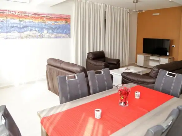 Hotel 740 m² – Dobra Voda, Bar — fotografija 9