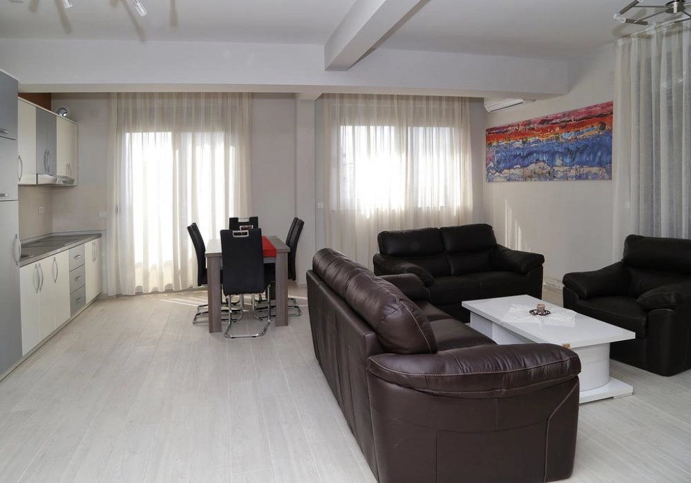 Hotel-sa-bazenom-u-Dobroj-Vodi-Bar-10 Hotel 740 m² – Dobra Voda, Bar — fotografija 11