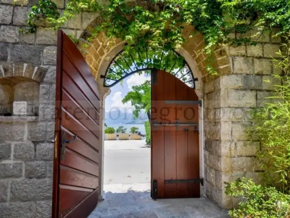 Kuća 415 m² – Dobrota, Kotor — fotografija 3