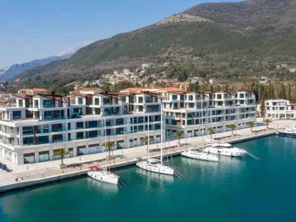 Četvorosoban stan 258 m² – Kumbor, Herceg Novi — fotografija 3