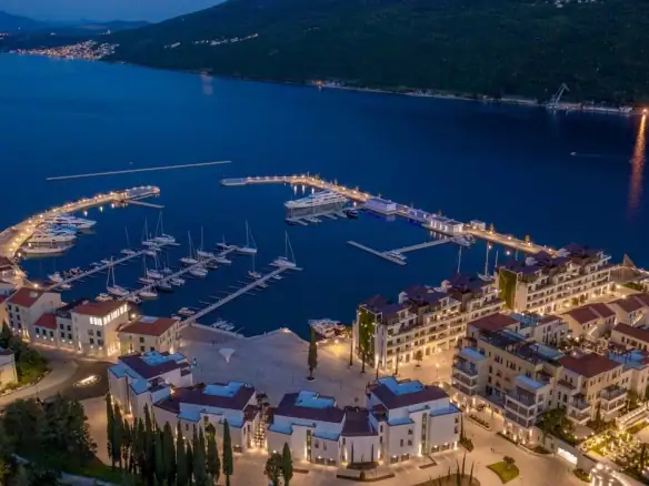 Četvorosoban stan 258 m² – Kumbor, Herceg Novi — fotografija 4
