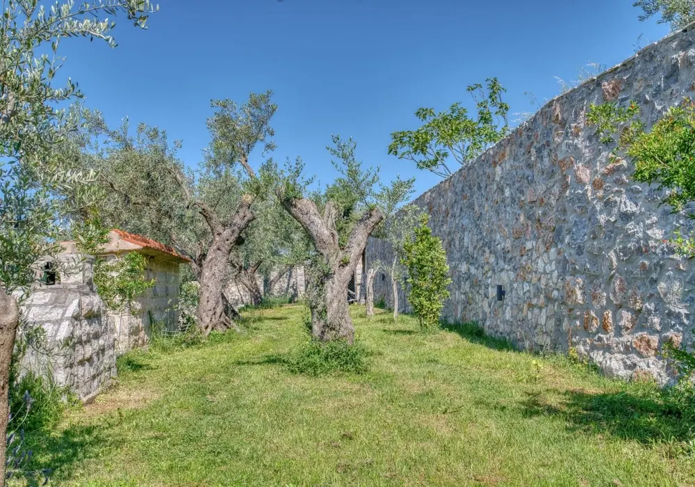Kamena-vila-sa-bazenom-u-Rezevicima-Budva-12 Kuća – Reževići, Budva — fotografija 13