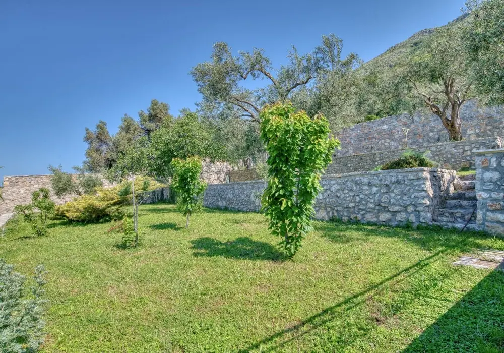 Kamena-vila-sa-bazenom-u-Rezevicima-Budva-13 Kuća – Reževići, Budva — fotografija 14