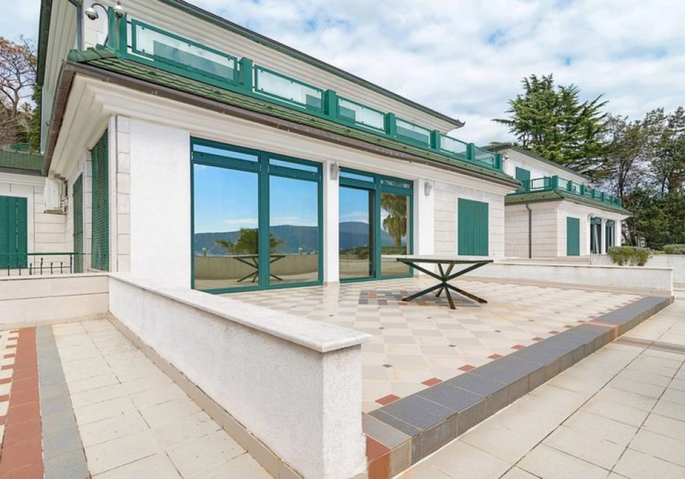 Kuca-sa-bazenom-na-prvoj-liniji-do-mora-Savina-Herceg-Novi-4 Kuća 1.022 m² – Savina, Herceg Novi — fotografija 5