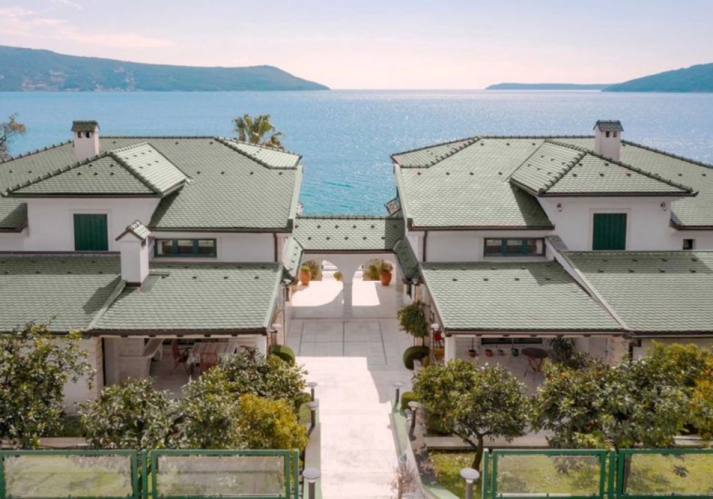 Kuca-sa-bazenom-na-prvoj-liniji-do-mora-Savina-Herceg-Novi-9 Kuća 1.022 m² – Savina, Herceg Novi — fotografija 10