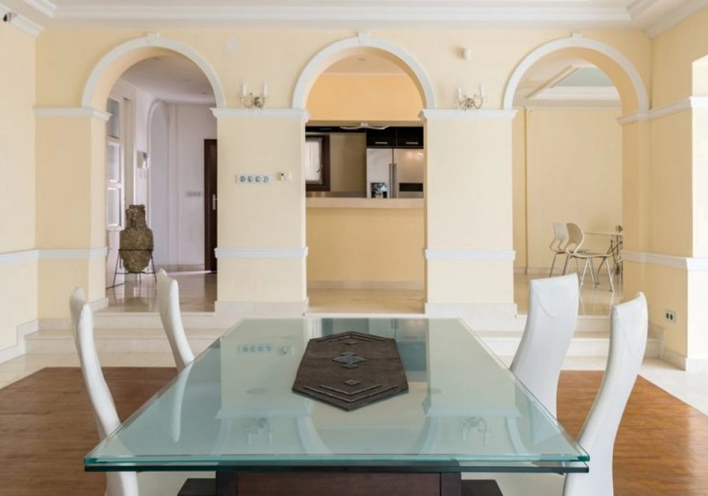 Kuca-sa-bazenom-na-prvoj-liniji-do-mora-Savina-Herceg-Novi-14 Kuća 1.022 m² – Savina, Herceg Novi — fotografija 15