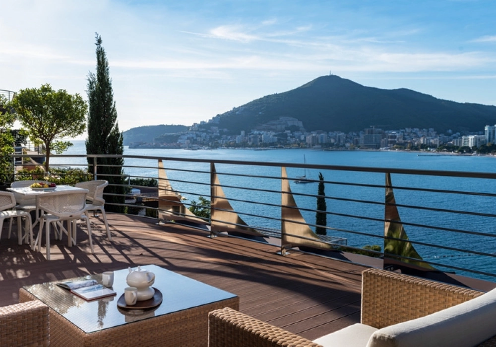 Trosoban-stan-u-Dukley-Gardens-Boreti-Budva Trosoban stan u Dukley Gardens