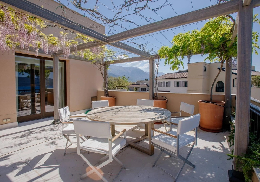 Cetvorosoban-stan-sa-pogledom-na-more-Gorica-Tivat-7 Četvorosoban stan 397 m² – Gorica, Tivat — fotografija 8