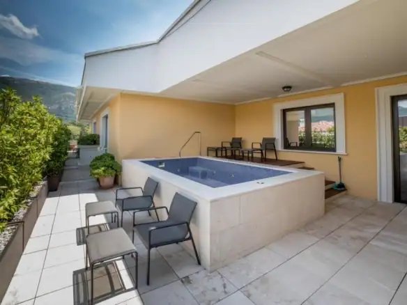 Četvorosoban stan 600 m² – Gorica, Tivat — fotografija 10