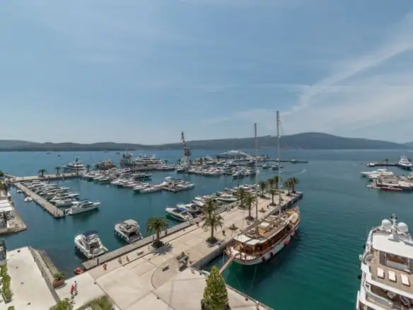Četvorosoban stan 600 m² – Gorica, Tivat — fotografija 13