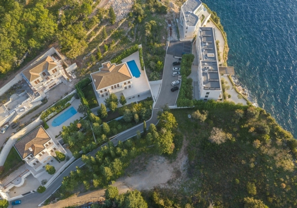 Kuca-sa-bazenom-u-Rezevicima-Budva Kuća sa bazenom u Reževićima