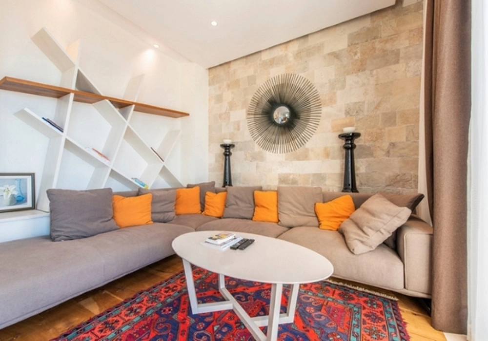 Kuca-sa-bazenom-u-Blizikucama-Budva-8 Kuća 496 m² – Blizikuće, Budva — fotografija 9