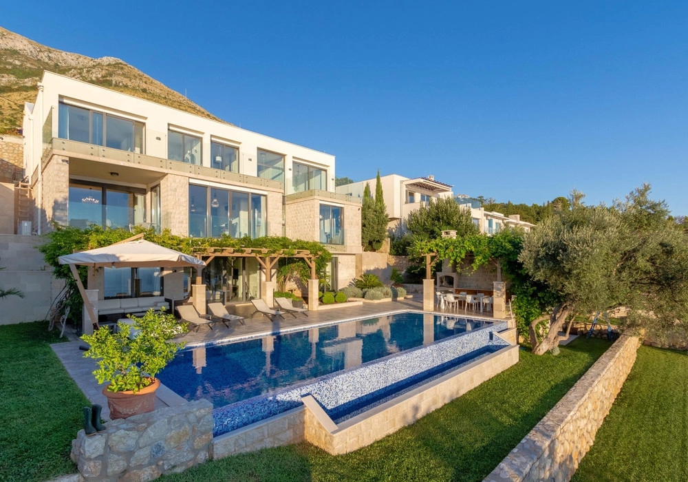 Kuca-sa-bazenom-u-Rezevicima-Budva-2 Kuća 550 m² – Reževići, Budva — fotografija 3