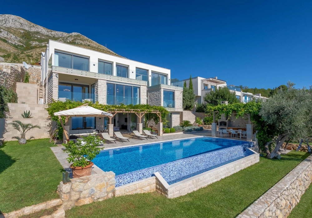 Kuca-sa-bazenom-u-Rezevicima-Budva-3 Kuća 550 m² – Reževići, Budva — fotografija 4