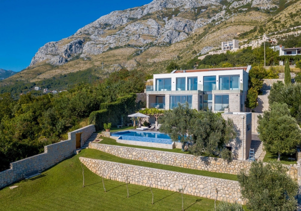 Kuca-sa-bazenom-u-Rezevicima-Budva-5 Kuća 550 m² – Reževići, Budva — fotografija 6