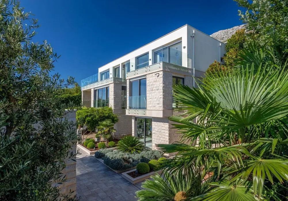 Kuca-sa-bazenom-u-Rezevicima-Budva-6 Kuća 550 m² – Reževići, Budva — fotografija 7