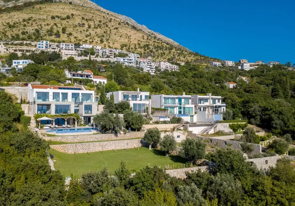 Kuca-sa-bazenom-u-Rezevicima-Budva-7 Kuća 550 m² – Reževići, Budva — fotografija 8