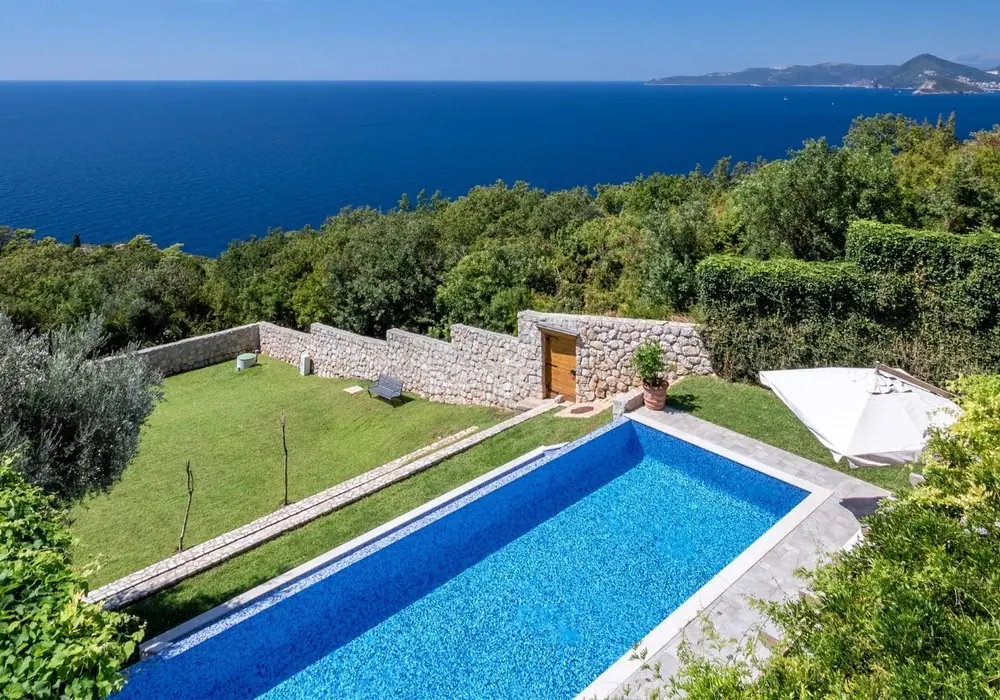 Kuca-sa-bazenom-u-Rezevicima-Budva-10 Kuća 550 m² – Reževići, Budva — fotografija 11