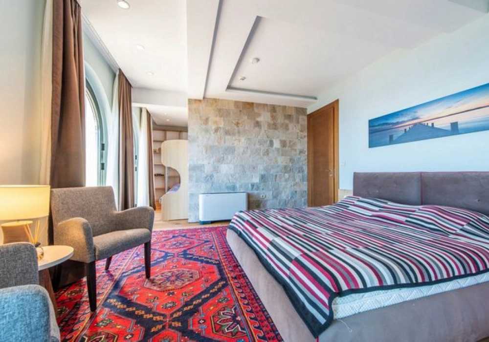 Kuca-sa-bazenom-u-Blizikucama-Budva-6 Kuća 496 m² – Blizikuće, Budva — fotografija 7