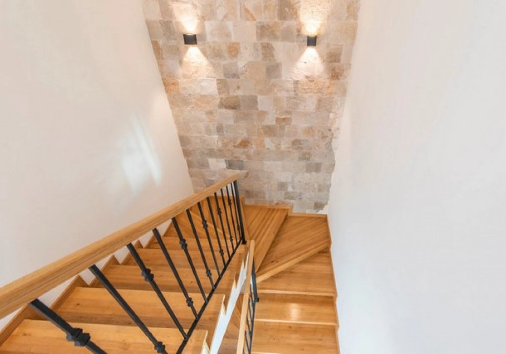 Kuca-sa-bazenom-u-Blizikucama-Budva-9 Kuća 496 m² – Blizikuće, Budva — fotografija 10